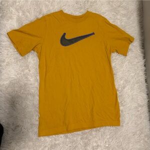 Boys Nike tee